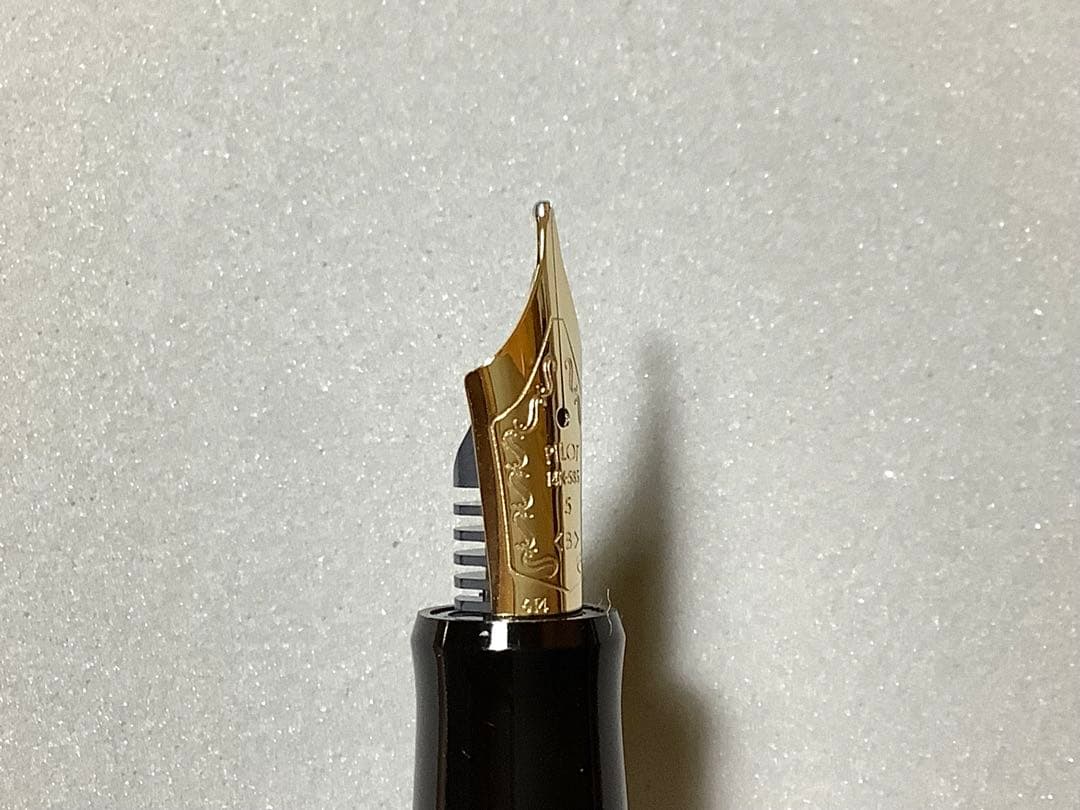 パイロットの万年筆　カスタム74　ブラック　ペン種: B（太字）