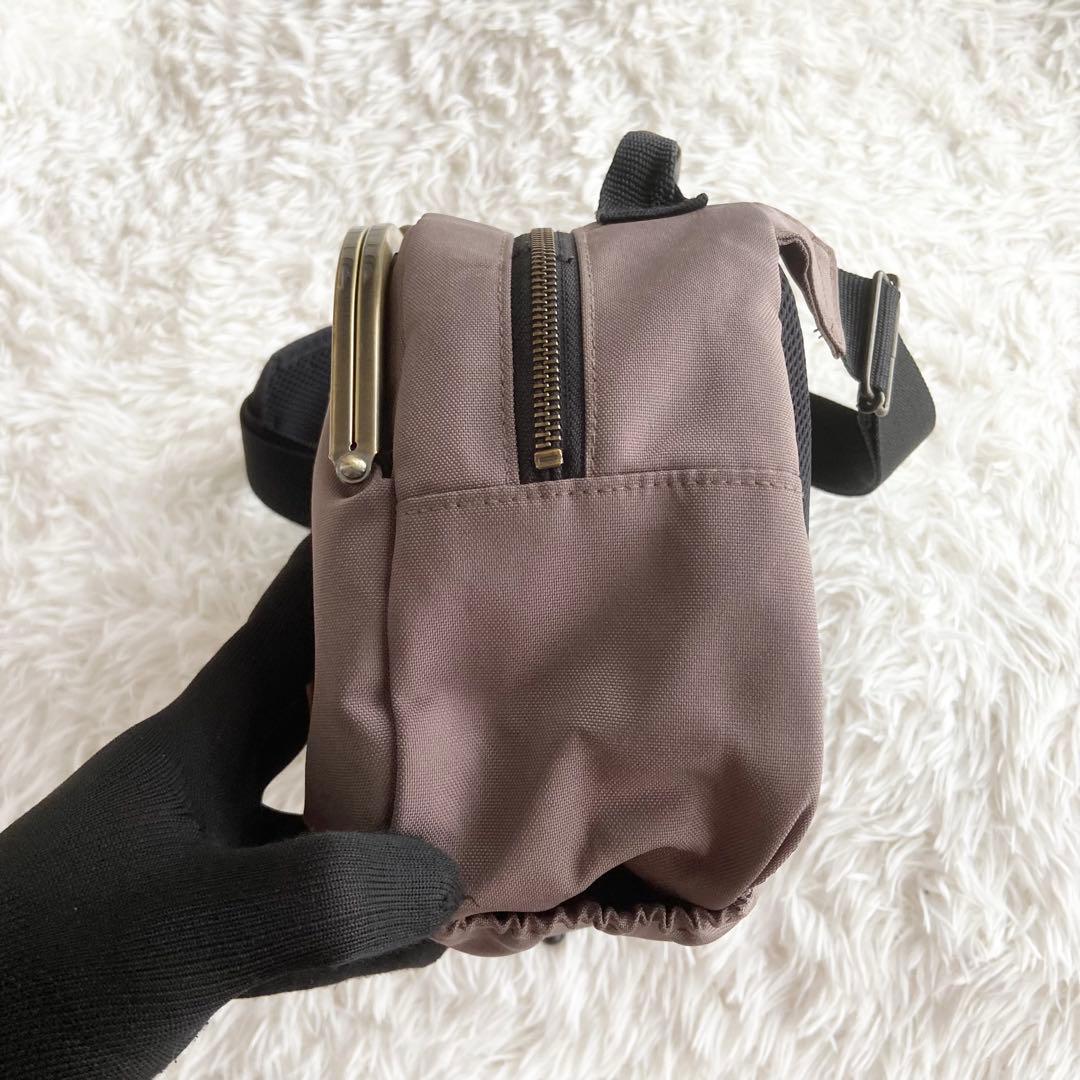 極美品 AYANOKOJI がま口ポシェット型ボディバッグ グレージュ