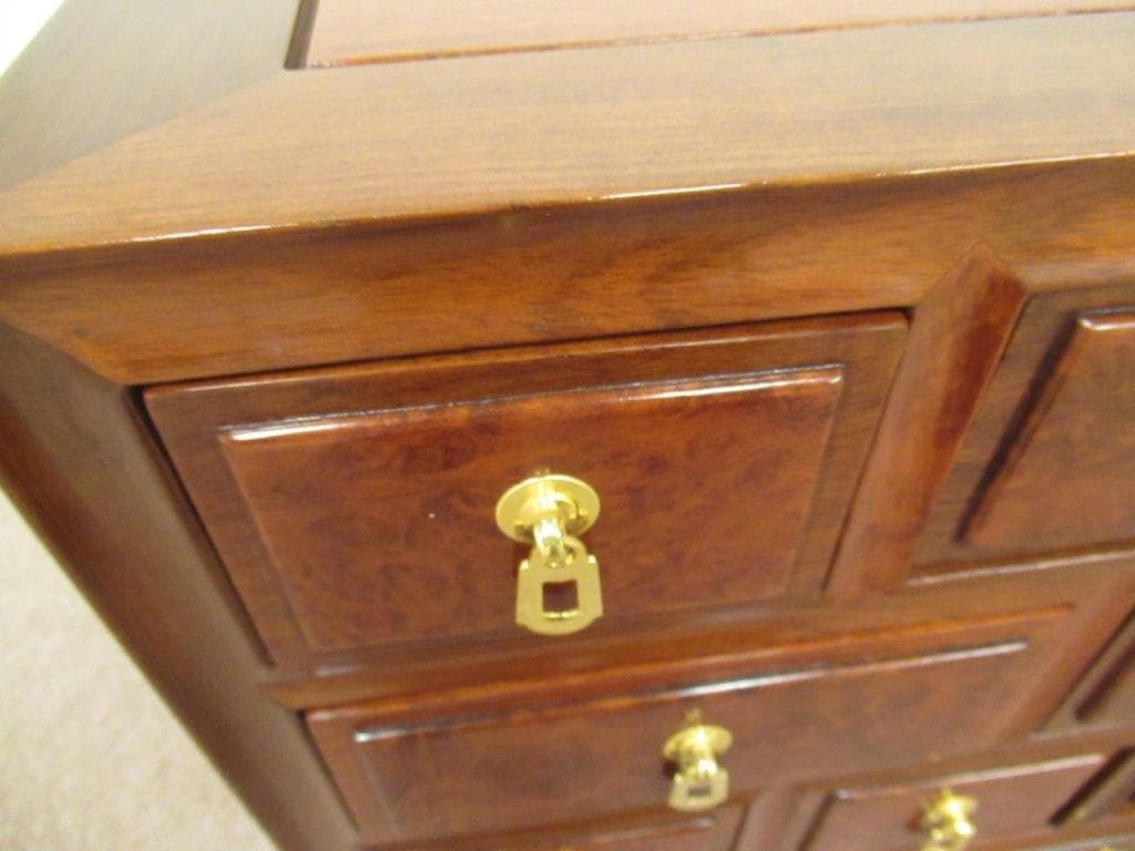 木製キャビネット 幅約42cm x 奥行約53cm x 高約52cm