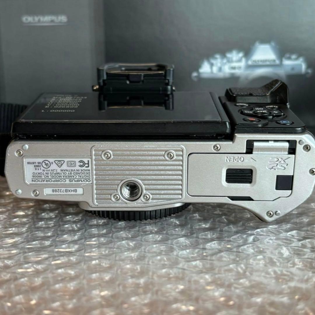 OM-D E-M10 Mark ||| EZ ダブルズームキット シルバー