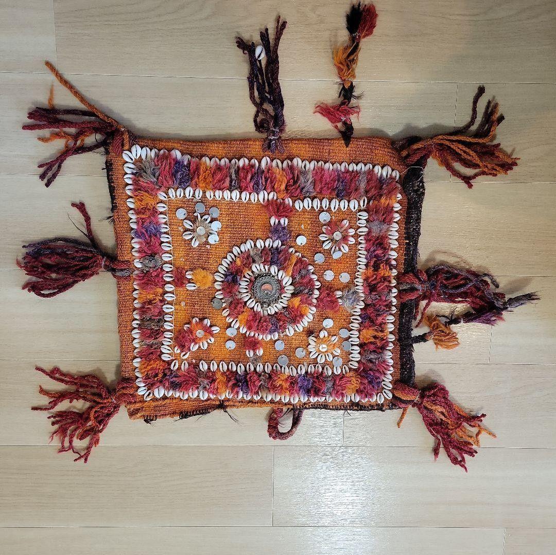 カラッシュ族の70年代のヴィンテージ・バッグ(キリム・手作り・硬貨・・貝殻