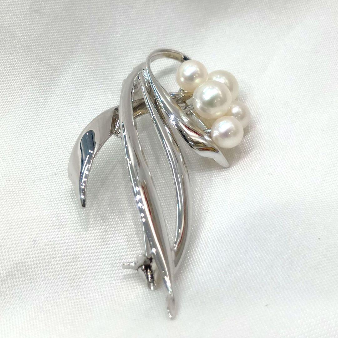 ⭐️MIKIMOTO⭐️小ぶり Silver ベビーパール デザインブローチ