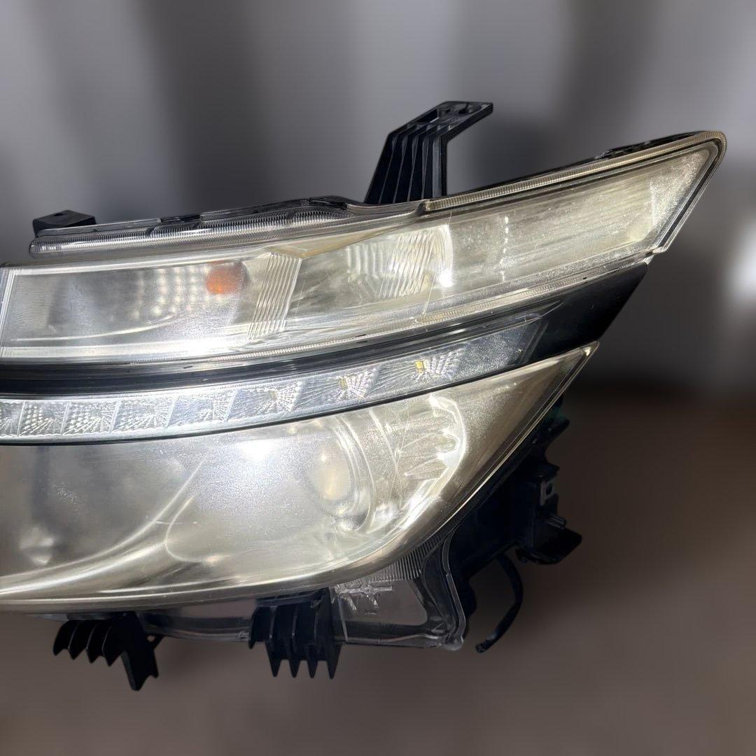 2010年 日産 エルグランド TE52 ヘッドライト左右セット