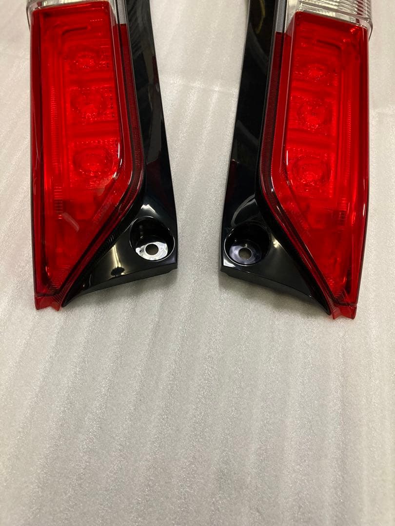 HONDA 純正 N-VANテールランプ左右セット