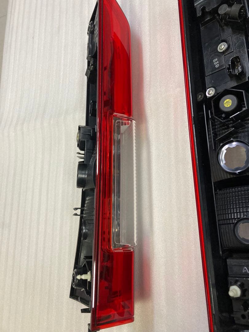 HONDA 純正 N-VANテールランプ左右セット