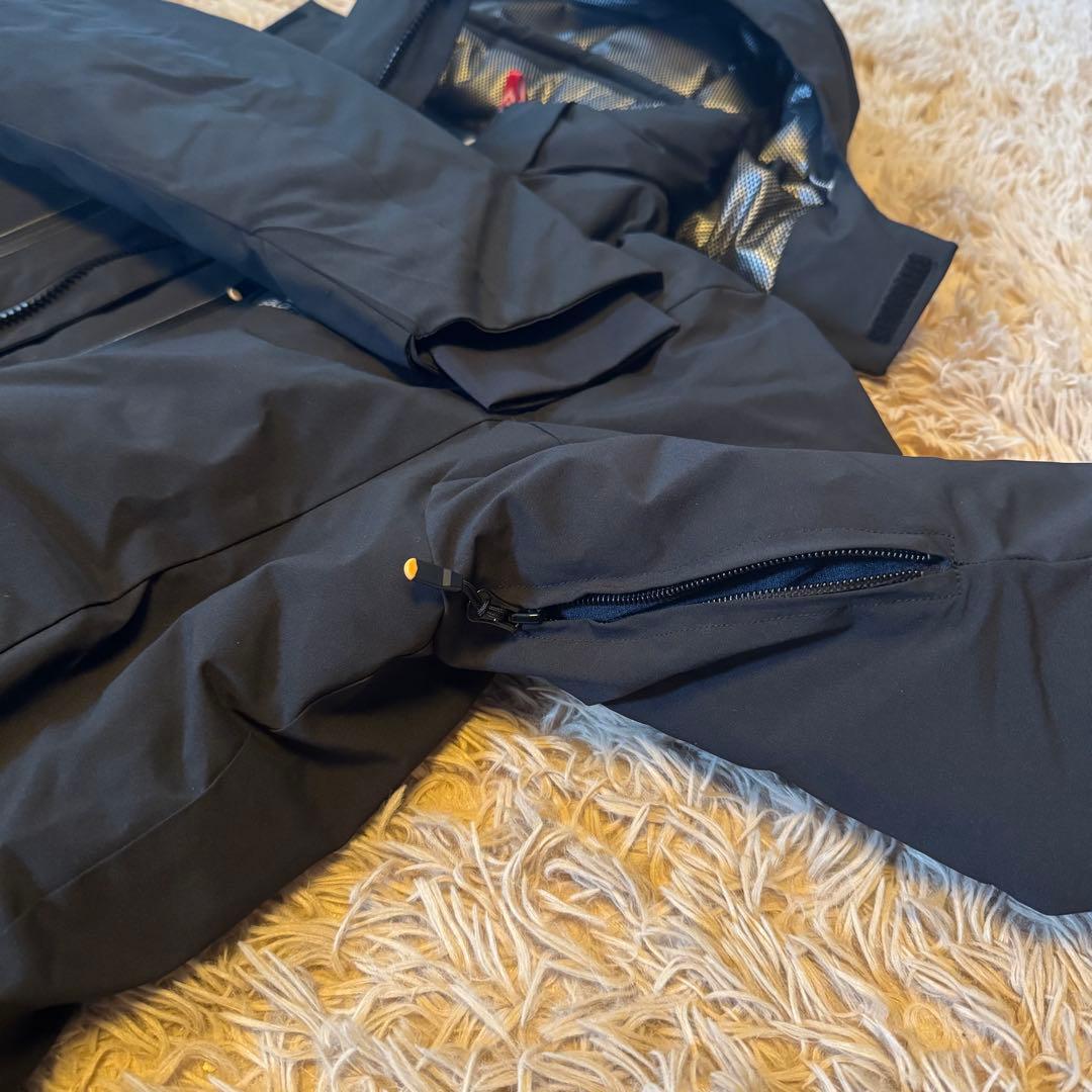 moca様　SALOMON 　スキーウェア　ダウンジャケット　フード付　ブラック