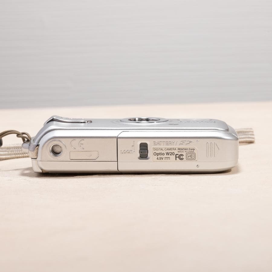 【防水カメラ】Pentax Optio W20 シルバー　スマホ転送OK