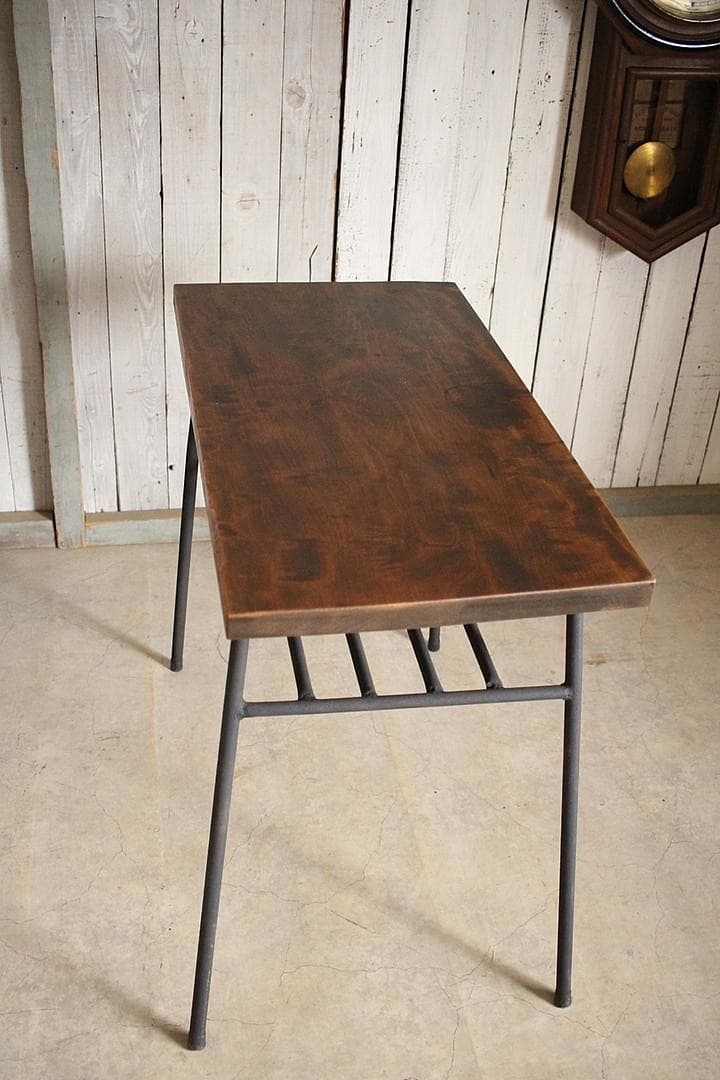 古い鉄脚と古材のテーブル　棚付き　机　作業台　古家具　古道具