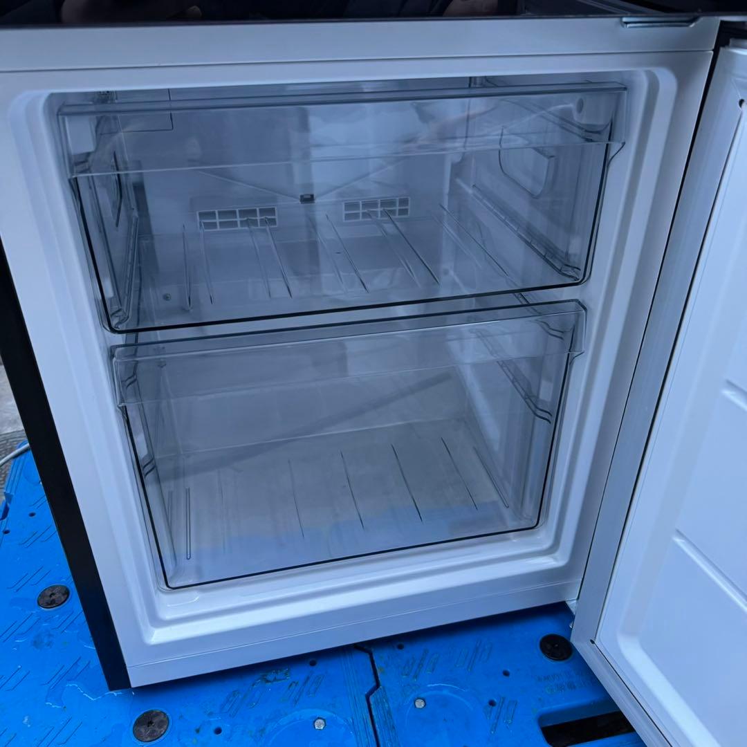 177⭐️2024年製美品★ツインバード　冷蔵庫　ミラー　ブラック　鏡　一人暮らし