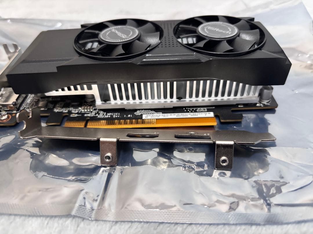 Radeon RX 550 ロープロファイル