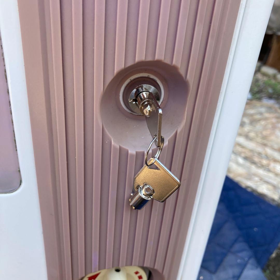 カードガチャ　手動式自動販売機　ダイト　DF-5 鍵新品