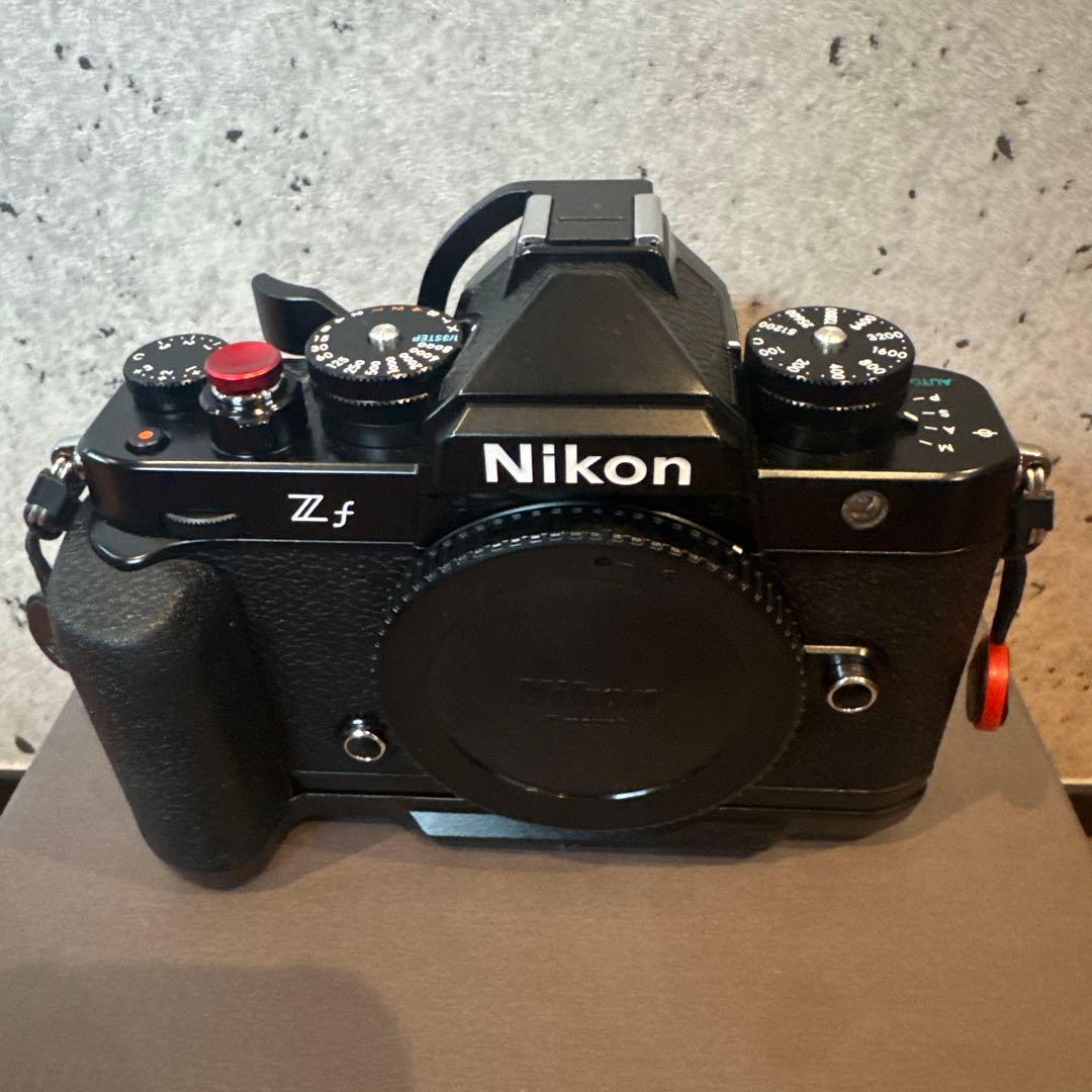 Nikon Zf ミラーレスカメラ ボディ　サムレスト　ソフトレリーズ付