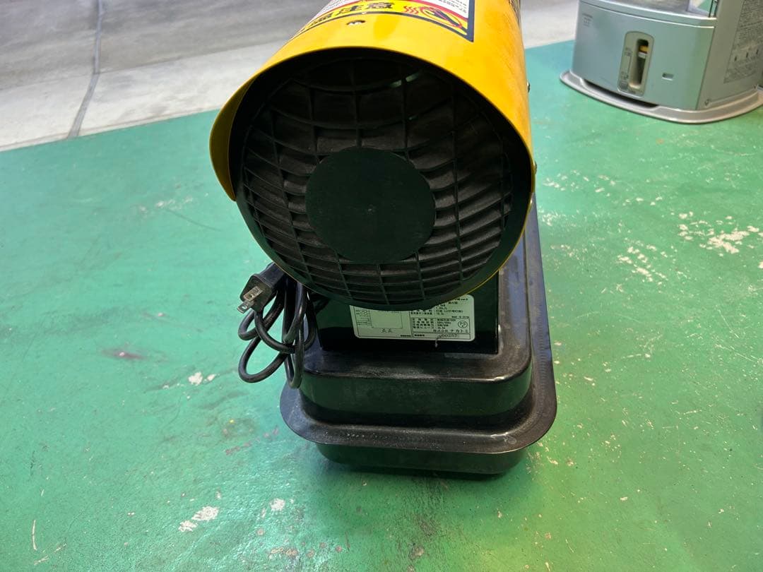 スポットヒーター　ナカトミ製SPH-110Q