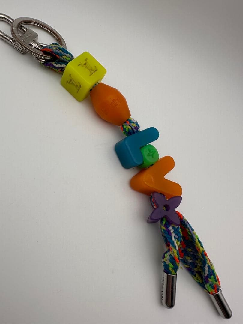 LOUIS VUITTON ルイヴィトン ポルトクレ LV プレイ キーホルダー