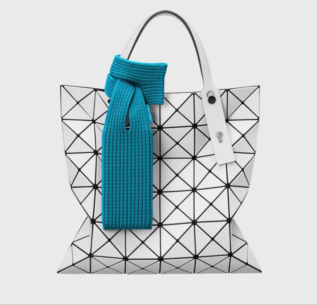 iPhone Pocket by ISSEY MIYAKE ショート　ピーコック