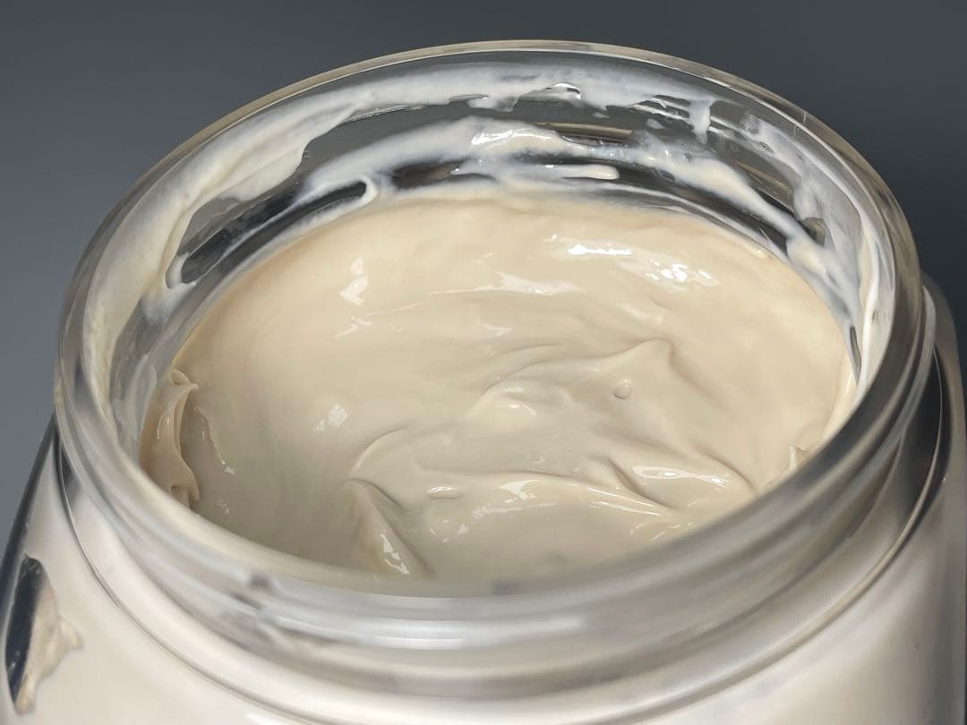 （極美品）ローラメルシエ　ホイップドボディクリーム　アンバーバニラ　300ｇ