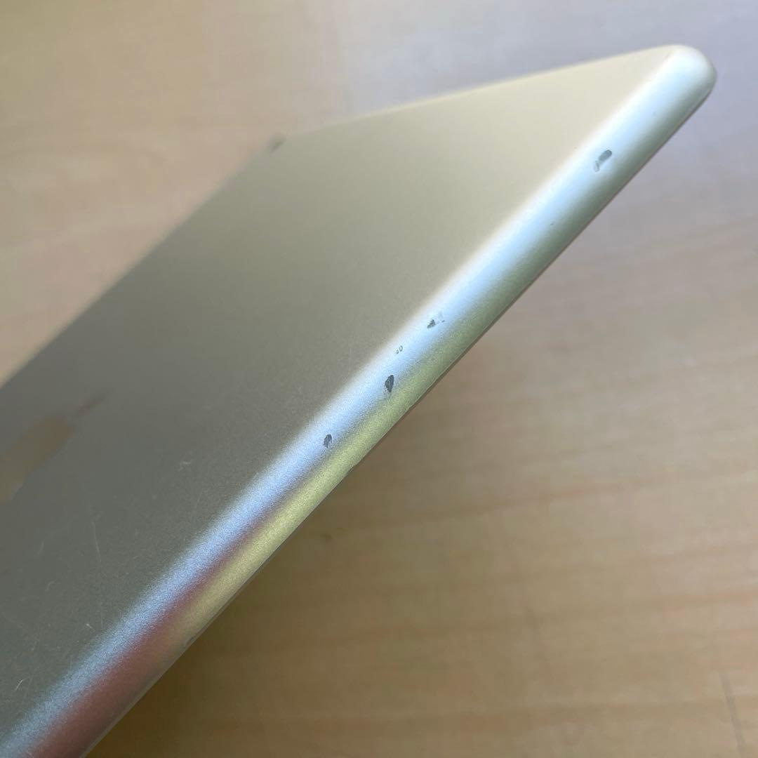 iPad 第6世代　A1893　Wi-Fiモデル　シルバー　32GB #2