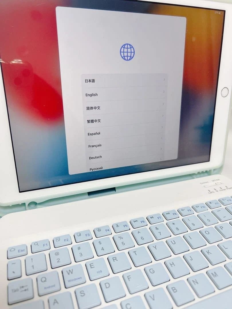 【中古品】Apple iPad 第7世代　カバーキーボード付