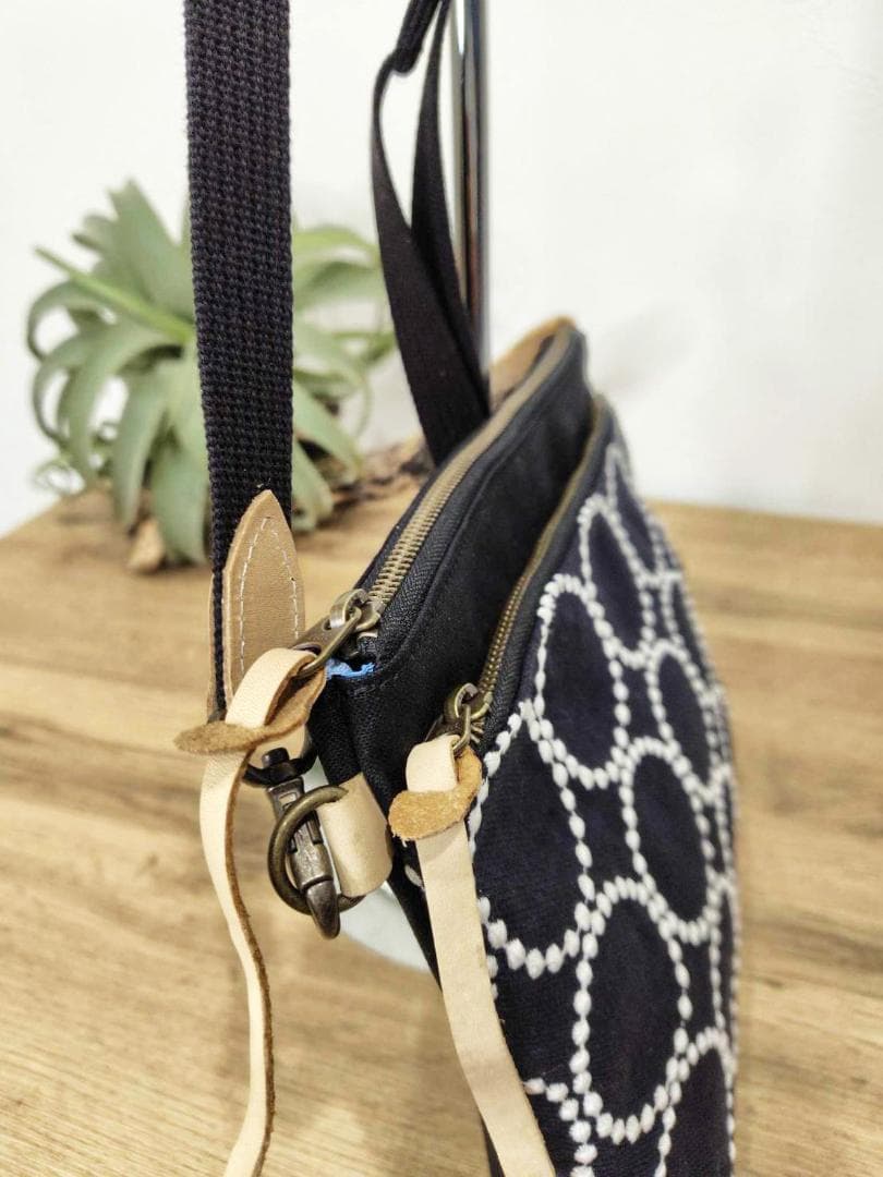 【2点おまとめ】ミナペルホネン/2025タンバリンネイビー×白/サコッシュ