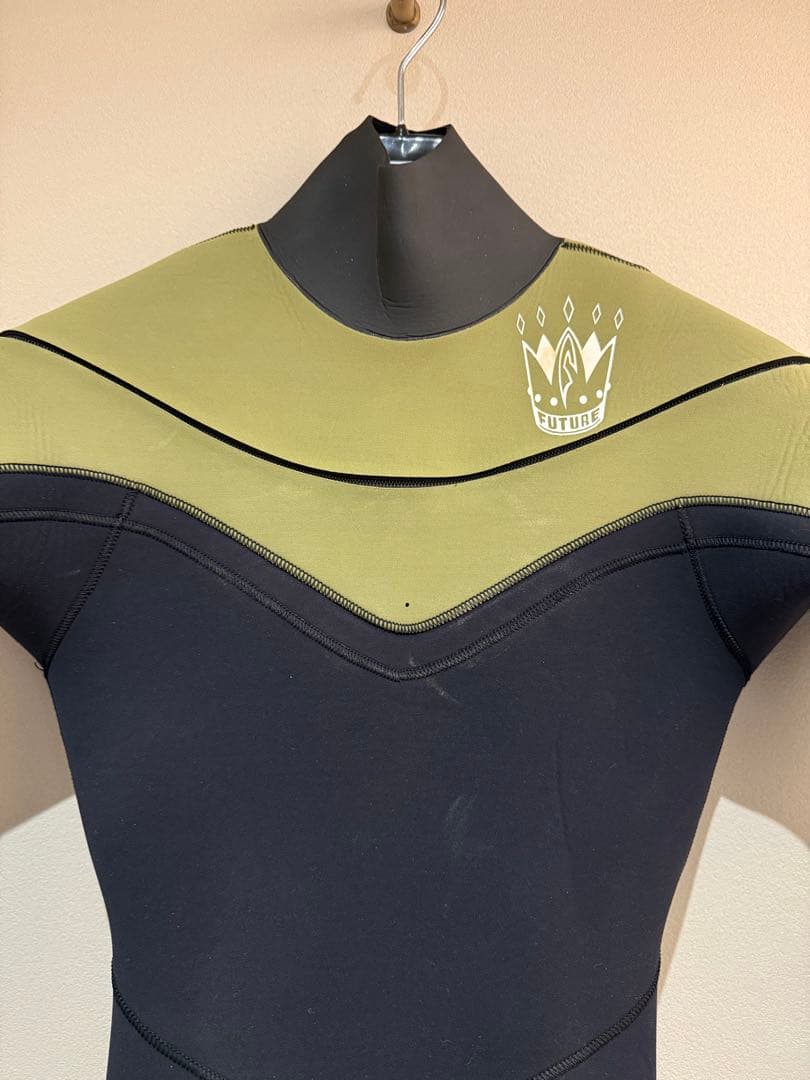 FUTURE WAVE フルスーツ ブラック/オリーブ