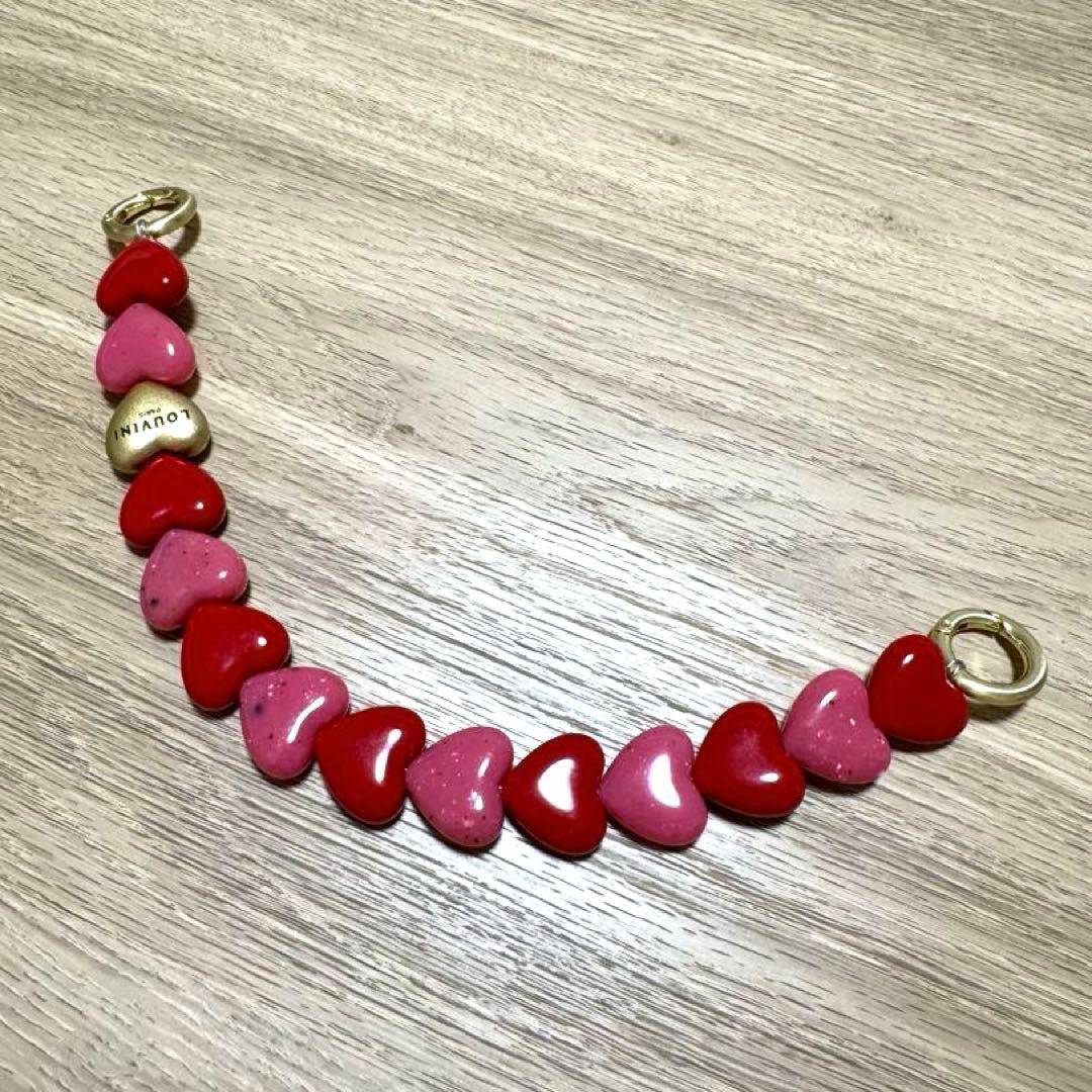 LOUVINI ハート型ビーズストラップ