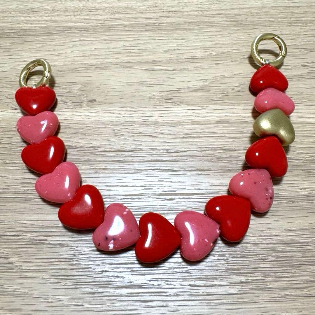 LOUVINI ハート型ビーズストラップ