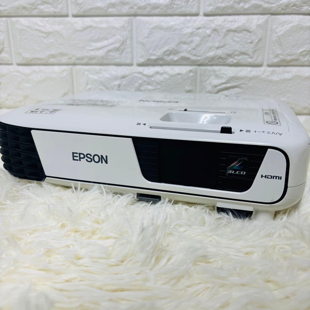 EPSON EB-S31　プロジェクター