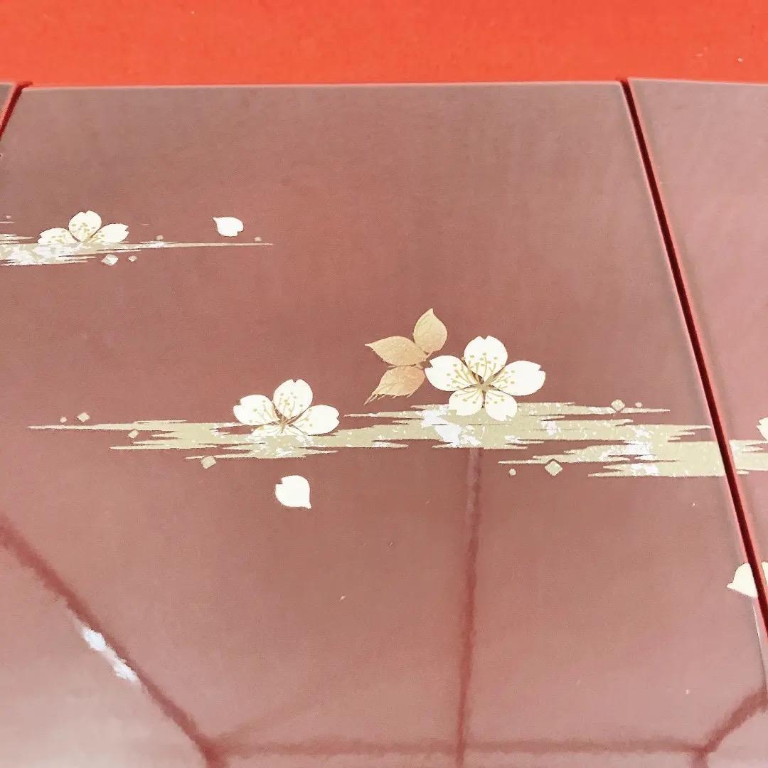 F1-3 美品！高級　溜塗り加工　雛飾り台と屏風のみ　巾80㎝位　親王飾り台