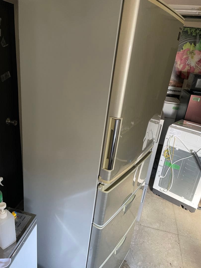 ✨東京・神奈川送料無料✨SHARP 冷蔵庫 SJ-PW42S-N