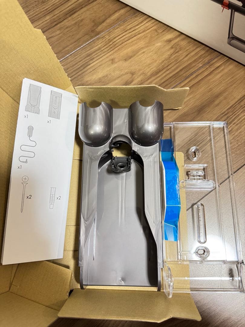 Dyson v10 fluffy掃除機 本体(未使用部品付き‼︎)