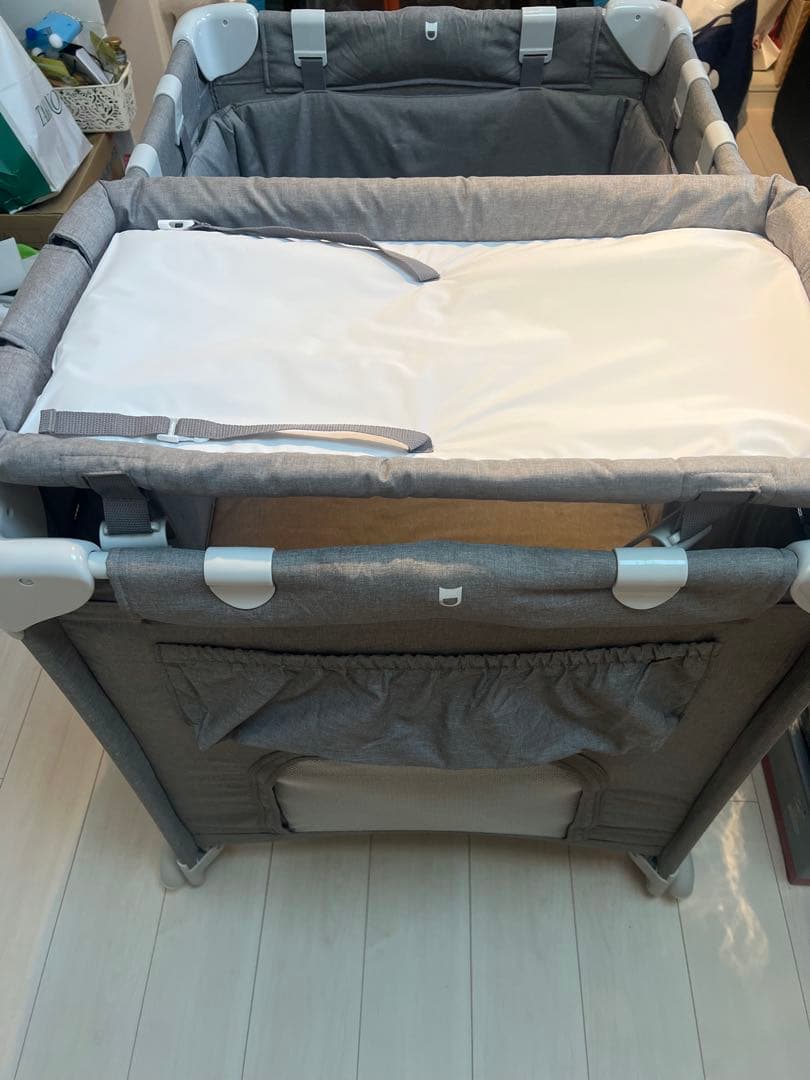 【美品】カトージ　KATOJI　ポータブルベビーベッド　オムツ台付