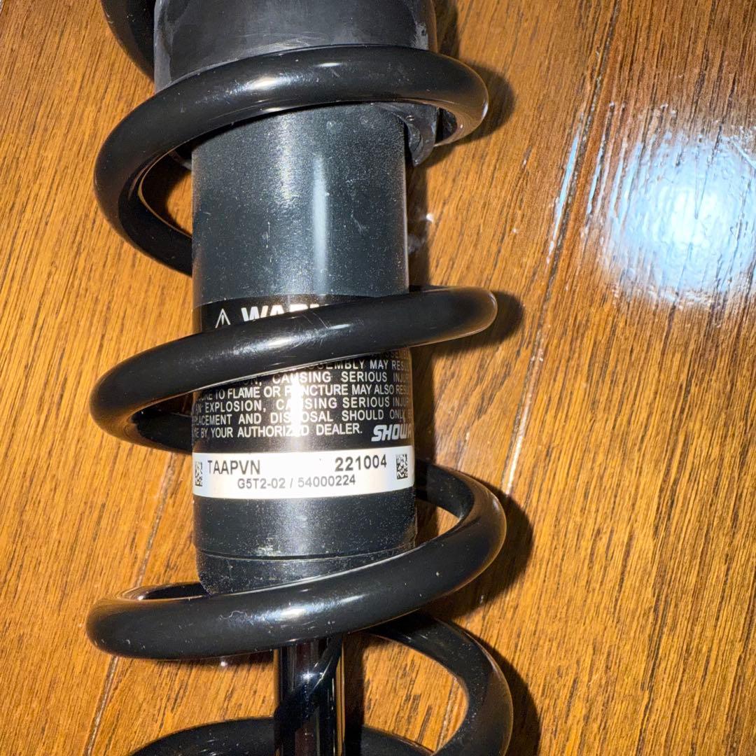 RH975 RH975S 純正サスペンション　ナイトスター純正サスペンション