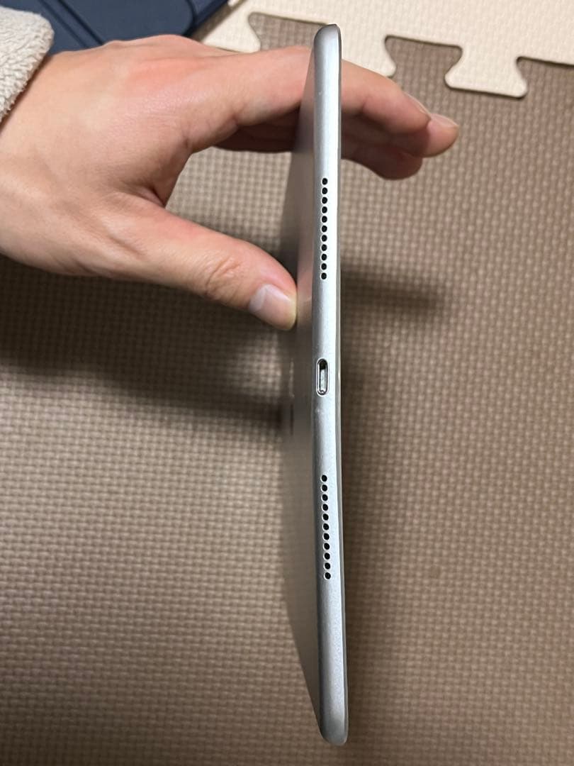 iPad Air 第3世代 64GB 中古（ケース付き）