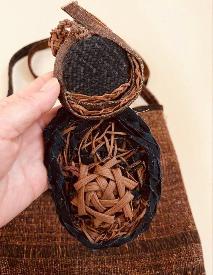 ◆柿渋染め 裂き織り ポシェット 山葡萄コサージュ付ブラウン◆