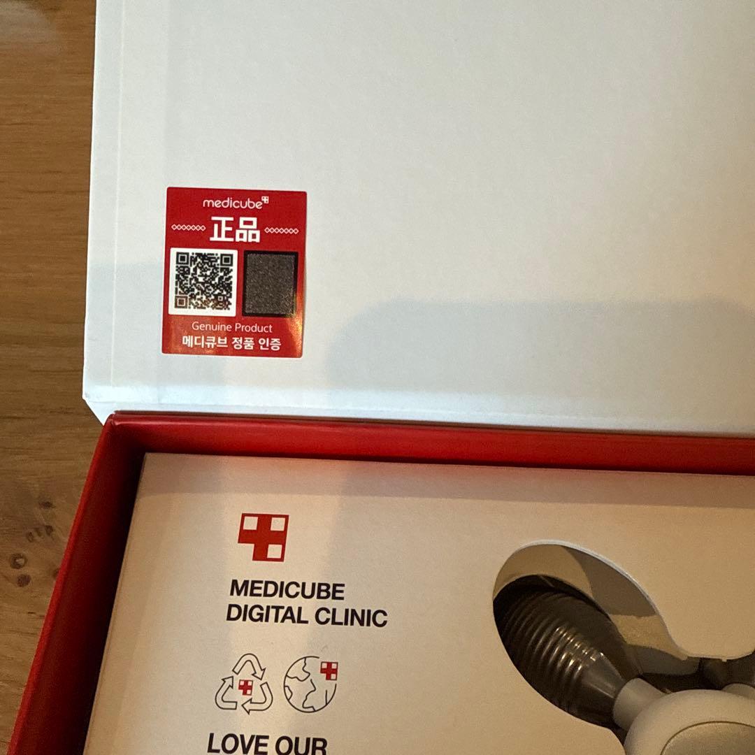 MEDICUBE AGE-R DERMA EMS SHOT 美顔器