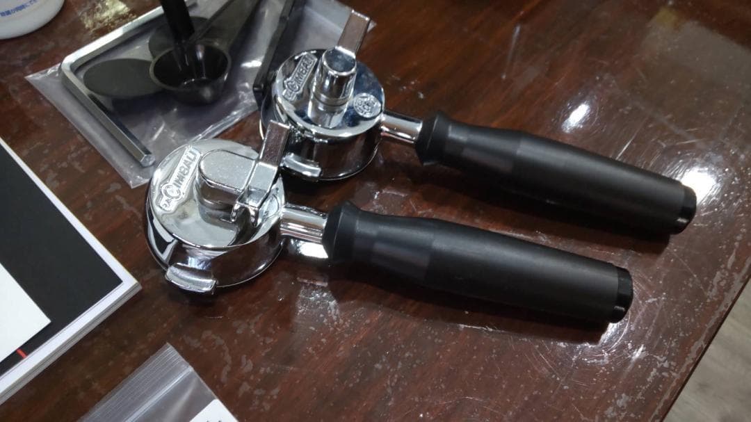 FMI LA-CIMBALI エスプレッソマシン M21JU-S/1　１００V