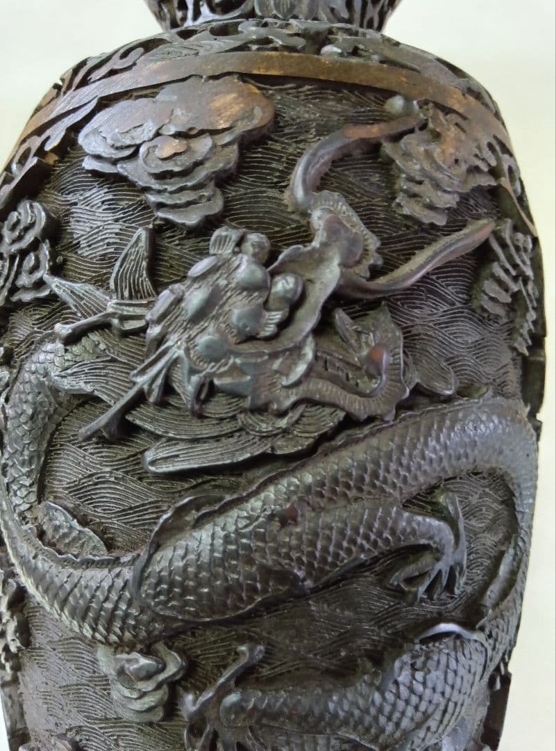 彫刻　花瓶　龍　花器　ドラゴン　オリエンタル　　骨董　縁起物　インテリア　飾り壷