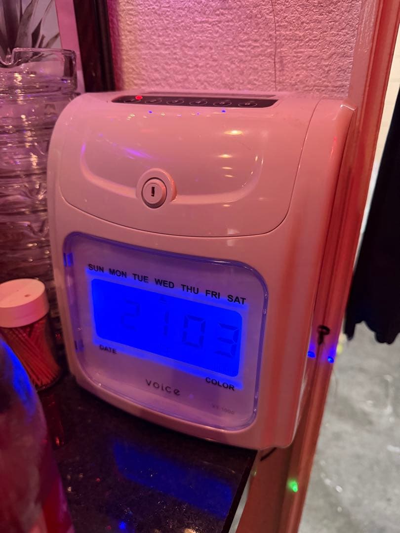 音声機能付きデジタル時計