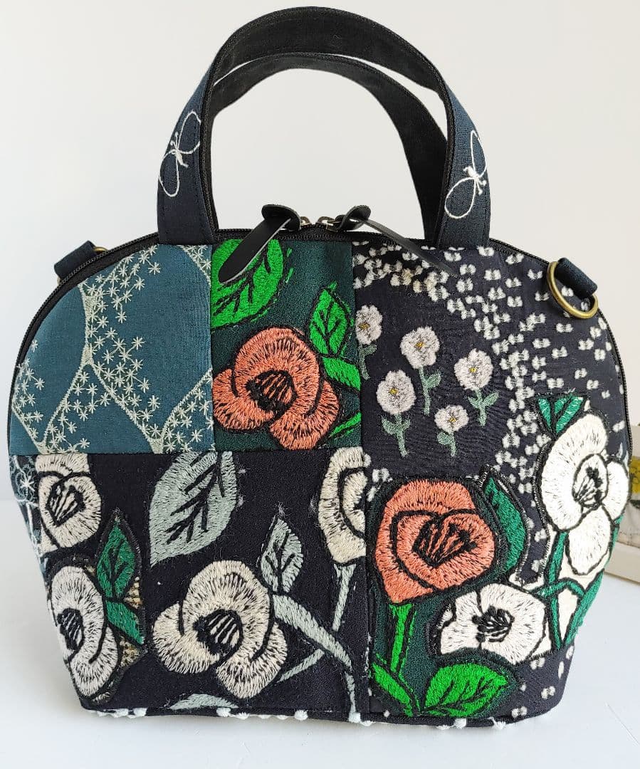 ミナペルホネン　swing camellia　バラードパッチ　ミニサイズ