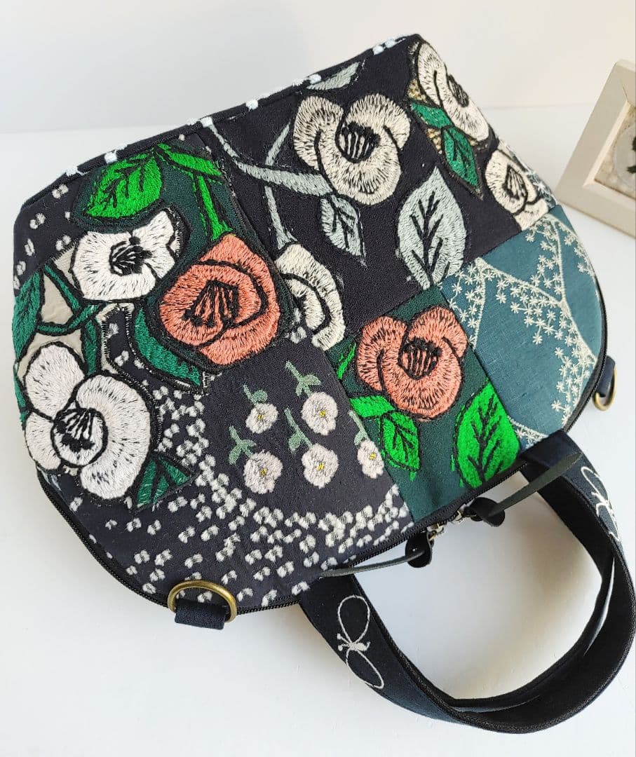 ミナペルホネン　swing camellia　バラードパッチ　ミニサイズ