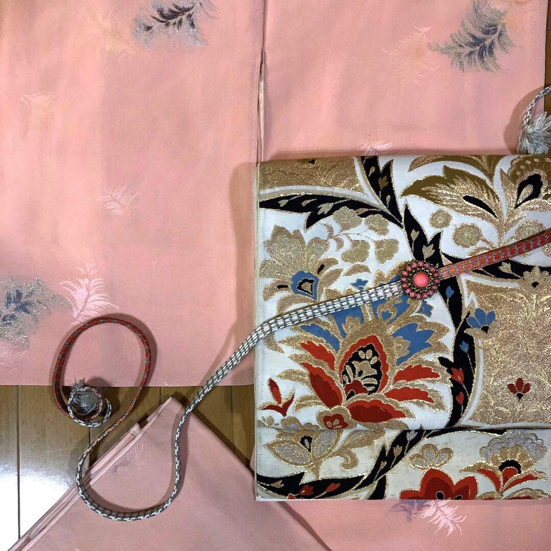 アンティーク　正絹マジョリカ小紋　一つ紋　淡コーラルに羽根模様＋袋帯＋ショール