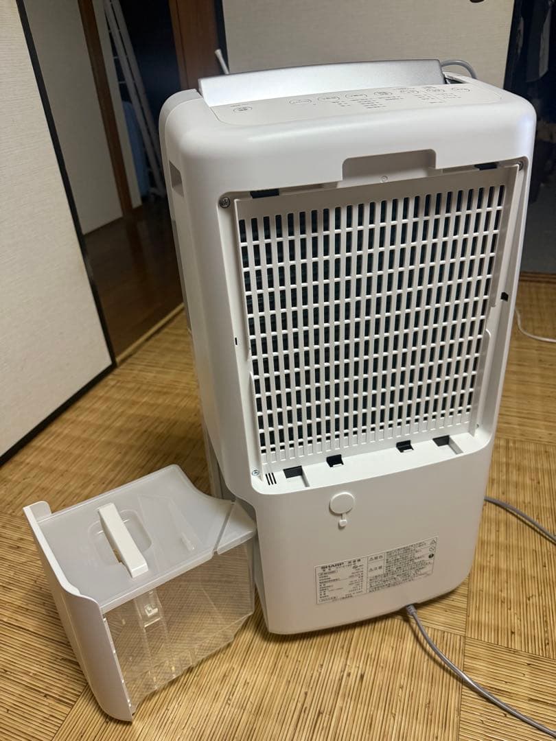 2023年製 SHARP衣類乾燥・除湿機（ホワイト）CV-S180
