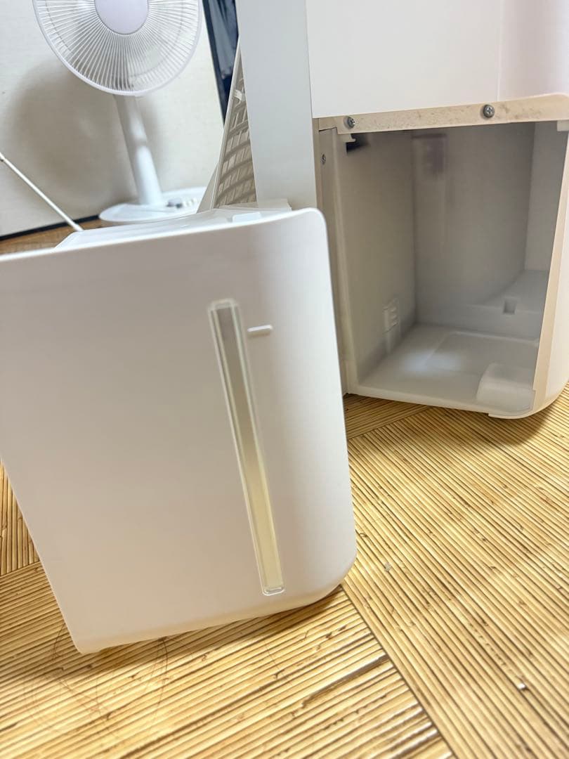 2023年製 SHARP衣類乾燥・除湿機（ホワイト）CV-S180