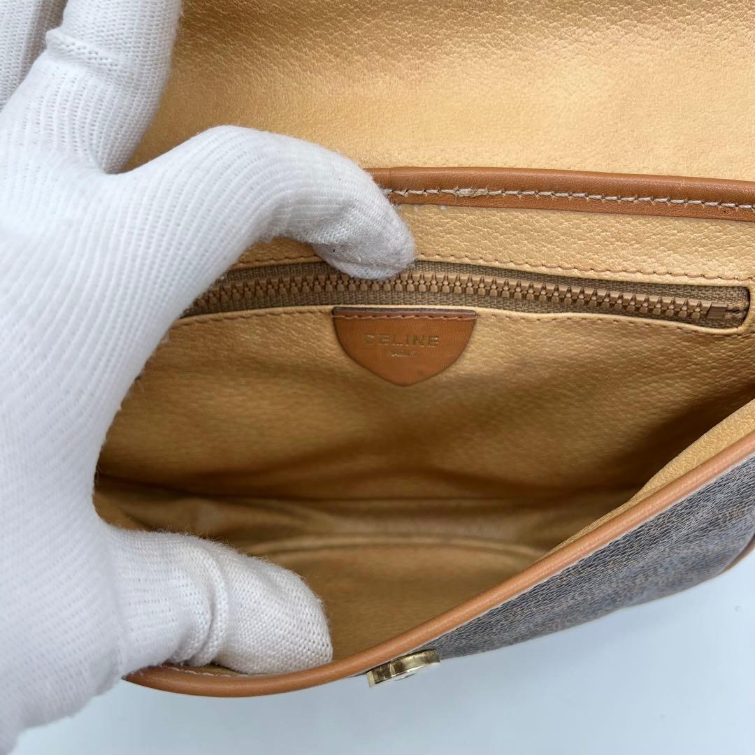 CELINE ショルダーバッグ 斜めがけ マカダム柄 トリオンフ タッセル