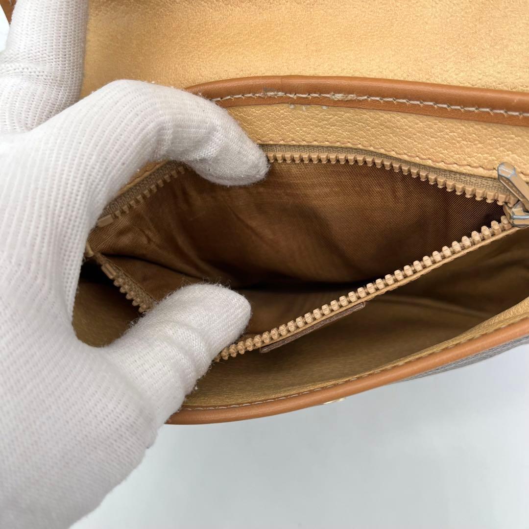 CELINE ショルダーバッグ 斜めがけ マカダム柄 トリオンフ タッセル