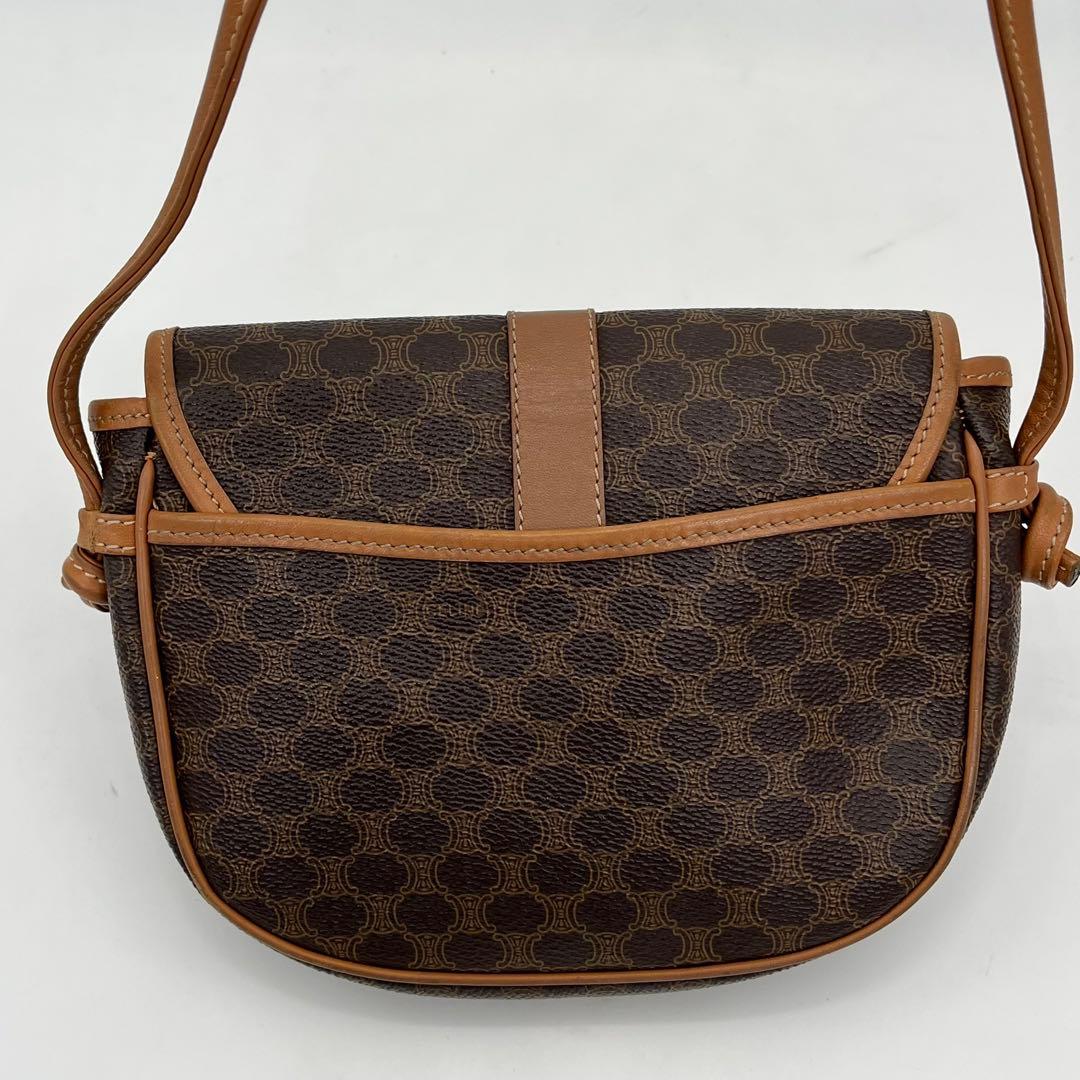 CELINE ショルダーバッグ 斜めがけ マカダム柄 トリオンフ タッセル