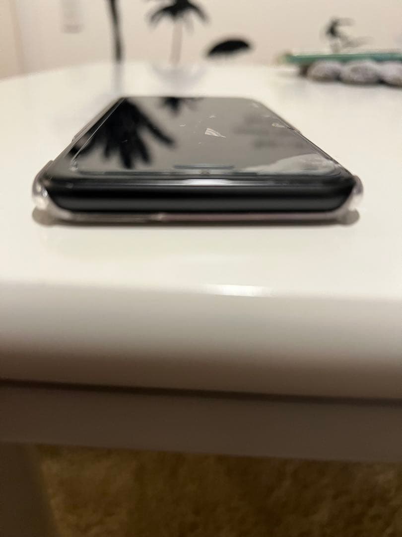 ★送料無料★iPhone8★SIMフリー 64ＧＢブラック　画面割れ