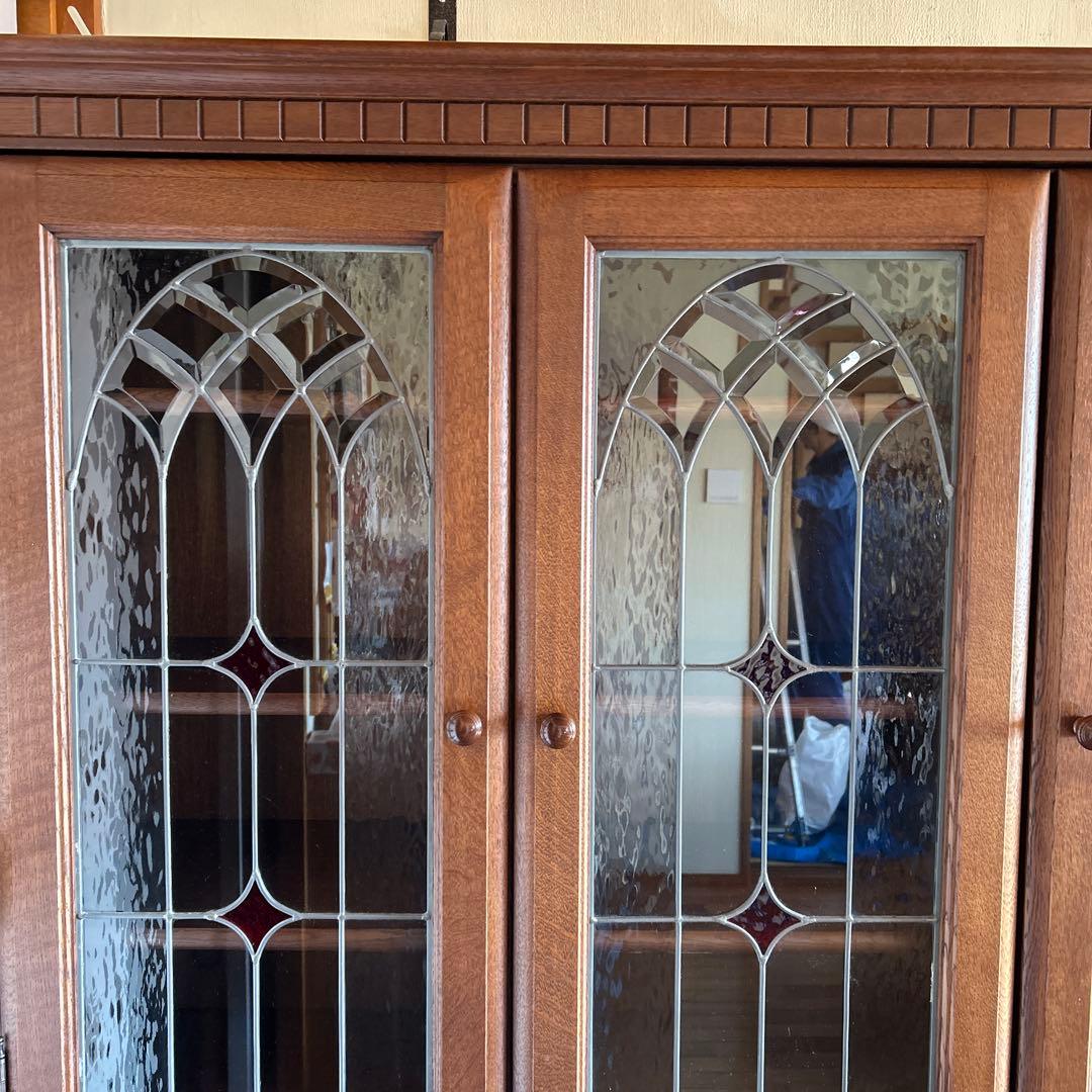 送料込　IDC大塚家具 起立木工社製 3面ステンドグラス オーク材 食器棚