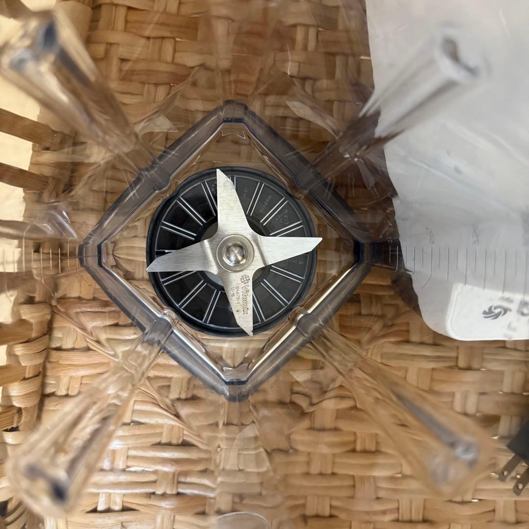 Vitamix バイタミックスブレンダーVM0111（TNC5200）