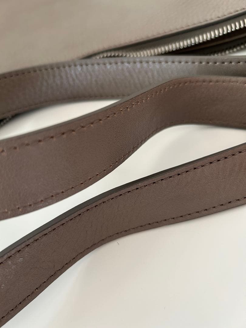 HIROFU ヒロフ　ソーロ　ショルダーバッグ　グレー